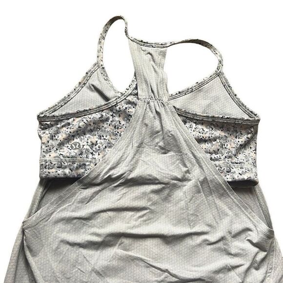 Lululemon Size 4 Gray Silver Floral No Limits Built in Bra Banded Tank Top Gym - Picture 4 of 8